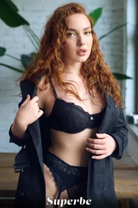 Anna Braveheart, mooie vrouw in sexy lingerie